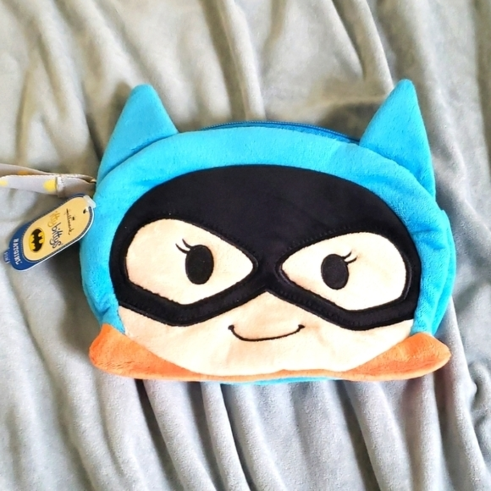Itty Bitty‎ Batgirl